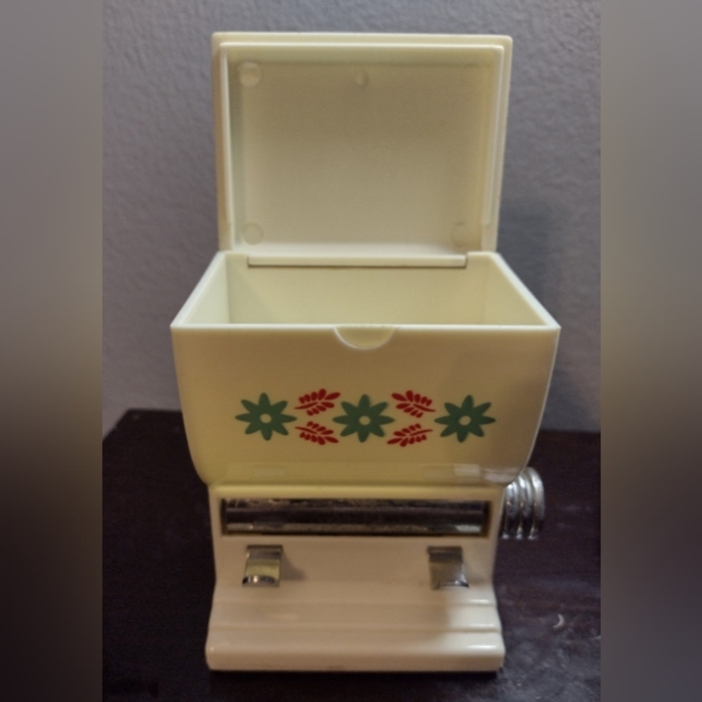 Vintage look toothpick dispenser
